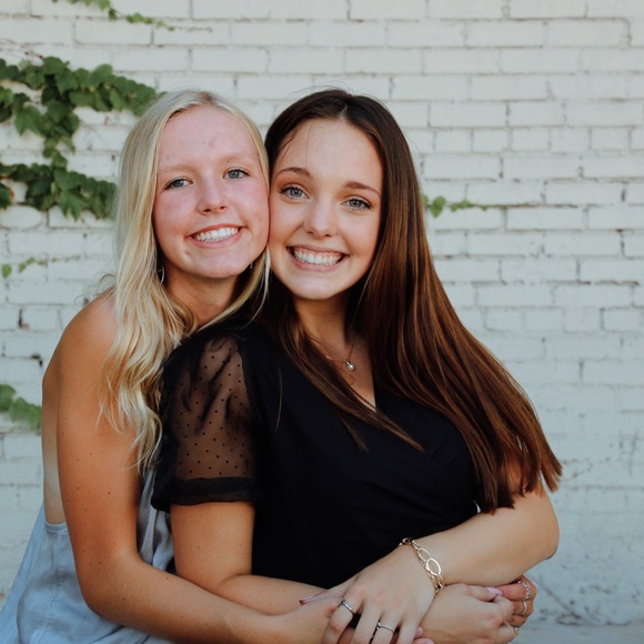 Meet your Posher, Katelyn - Picture 1 of 1